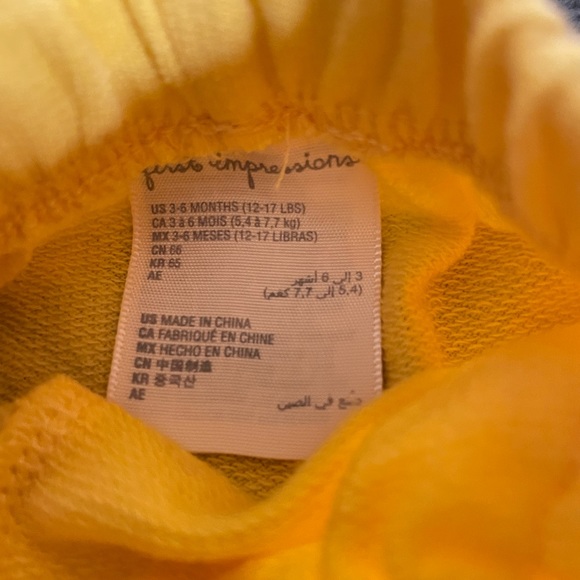 Carters child of mine Lemons Set 6 mo - Picture 2 of 4